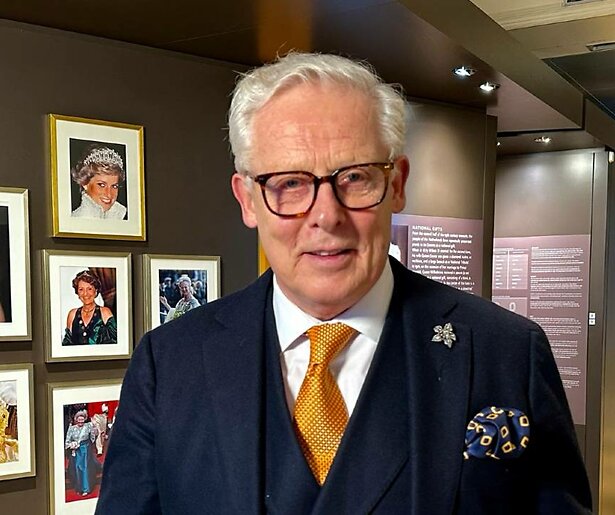 Martijn Akkerman vertelt in Blauw Bloed over de juwelen van het Brits koningshuis