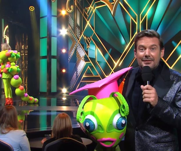 De TV van gisteren: Masked Singer doet sombere persconferentie vergeten