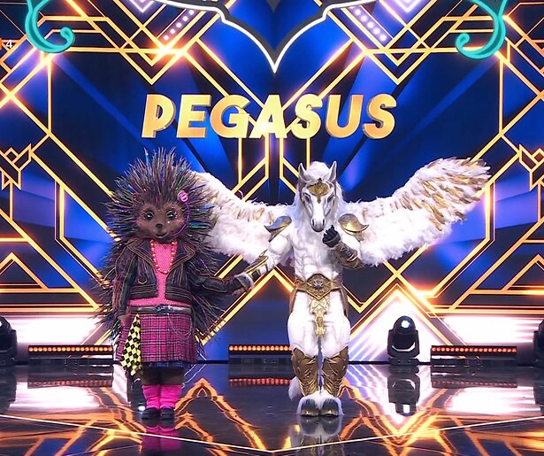 De TV van gisteren: Finale Masked Singer maatje te groot voor start Wie is de Mol