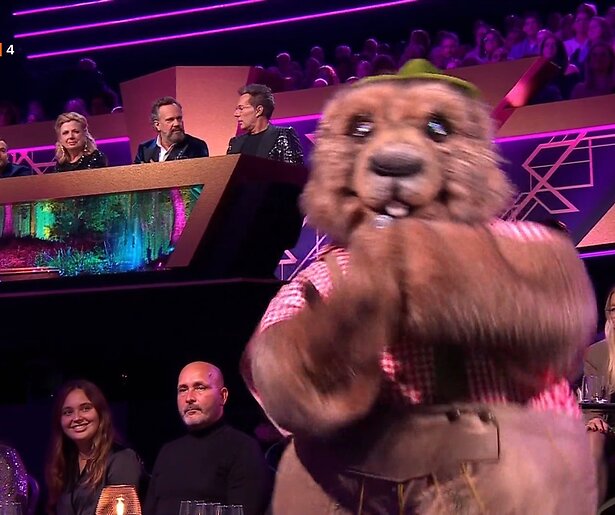 De TV van gisteren: Kwartfinale Masked Singer doet concurrentie beven