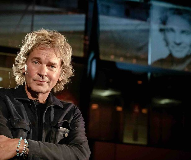 Matthijs van Nieuwkerk in VI: Doet ie 't of doet ie 't niet?