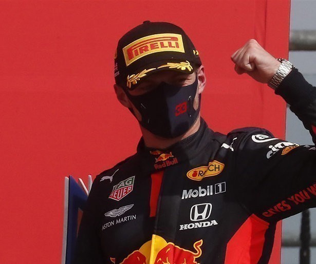 De TV van gisteren: Ruim miljoen kijkers voor winst Max Verstappen