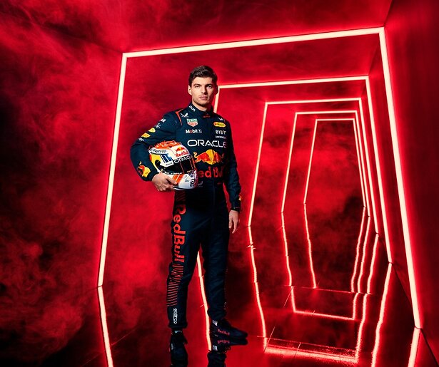 PowNed zendt binnenkort Viaplay-documentaires over Max Verstappen uit