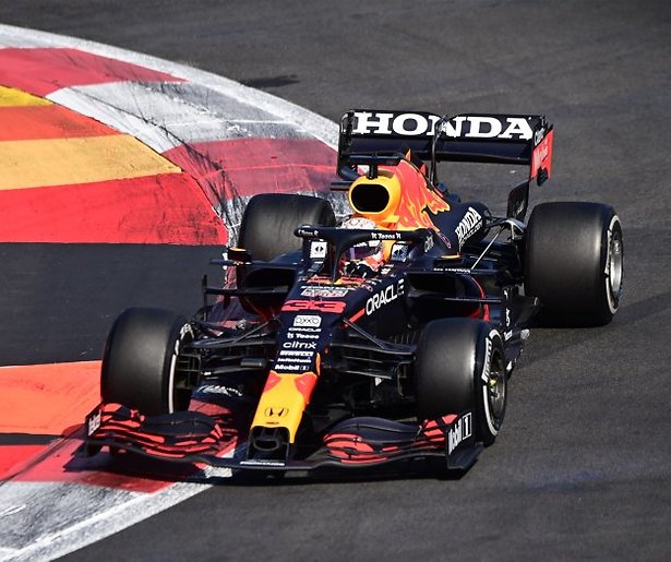 Max Verstappens missie: finishen vóór Lewis