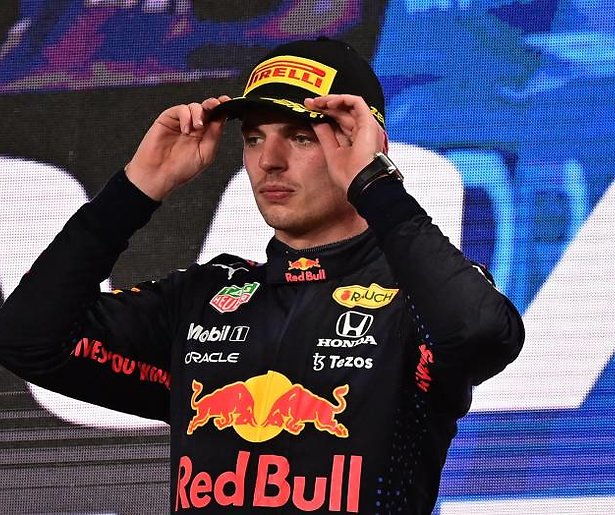 Max Verstappen en Lewis Hamilton naderen eindsprint