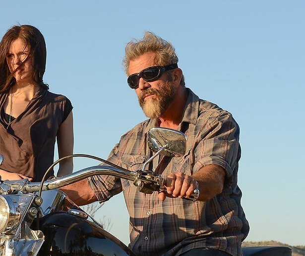 Mel Gibson probeert karmapunten te scoren in de actiefilm Blood Father