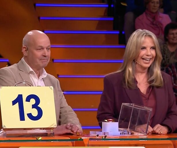De TV van gisteren: Miljoenenjacht-tandarts roept irritatie op en André & Janny zijn terug