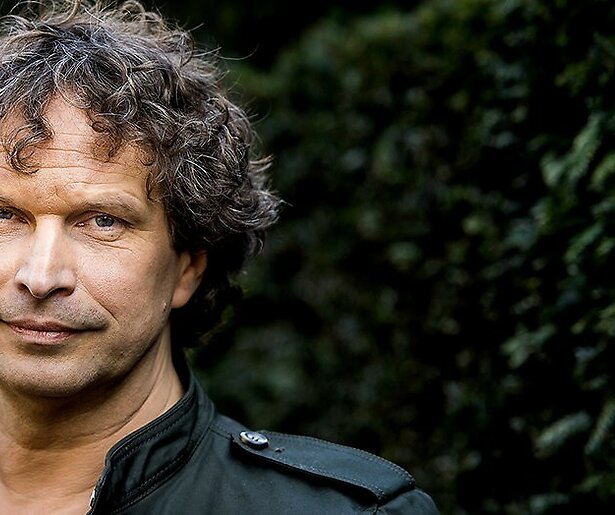 Kijkers verbaasd over Ronald Molendijk als duider The Voice-rel