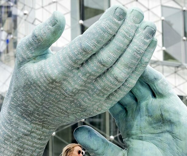 Monument voor Peter R. de Vries onthuld in Amsterdam