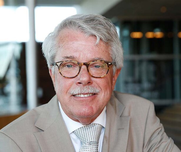 Vrouw van televisierechter Mr. Frank Visser overleden