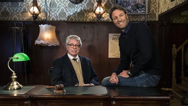 Trillend bed door kerkgeluid