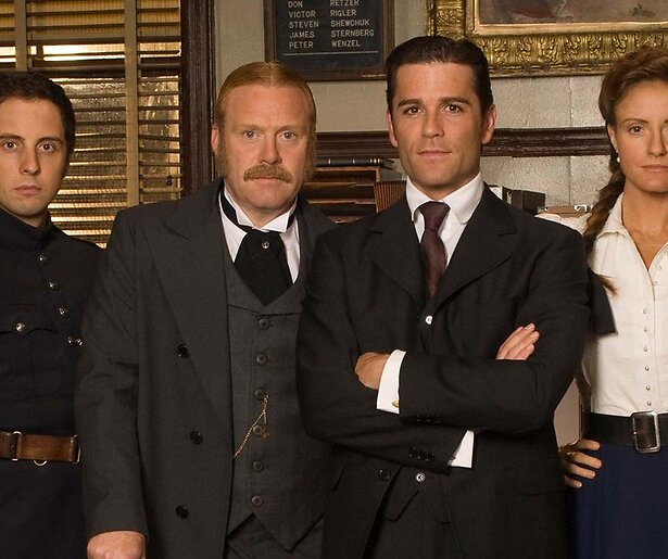 Eerste twee seizoenen van de hitserie Murdoch Mysteries te zien bij BBC First