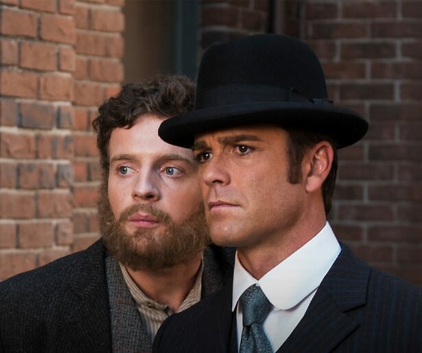 Je ziet het zesde en zevende seizoen van de hitserie Murdoch Mysteries bij BBC First