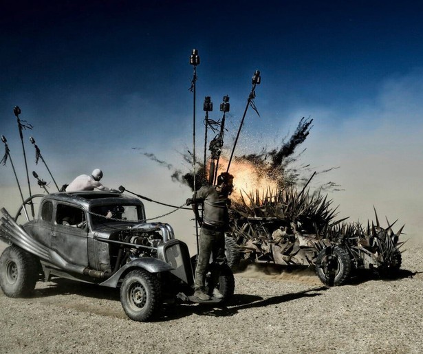 Door de woestijn scheuren met raceheld Tom Hardy in Mad Max: Fury Road