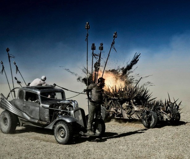 Tom Hardy scheurt lekker door de woestijn in Mad Max: Fury Road
