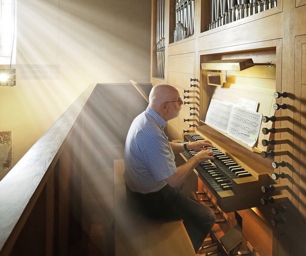 Portret van de veelzijdige barokmusicus Ton Koopman