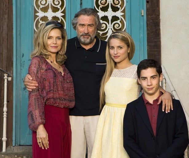 Het gezin van Robert De Niro laat niet met zich sollen in Malavita