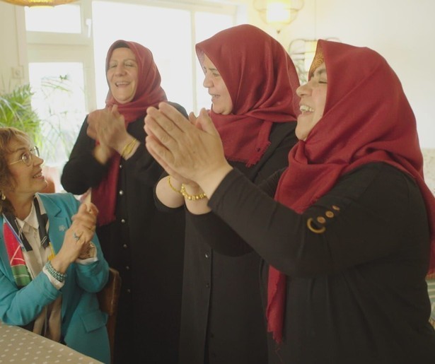 Dit moet je weten over het bijzondere drieluik Mantel der Liefde van NTR