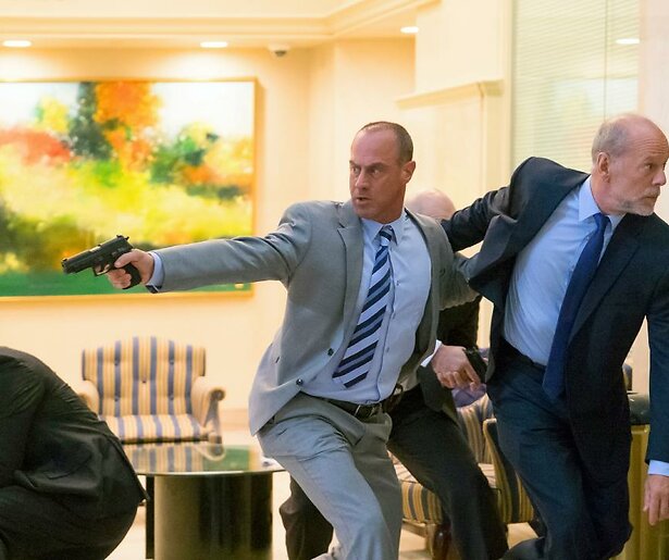 Overvalt Bruce Willis zijn eigen bank in Marauders?