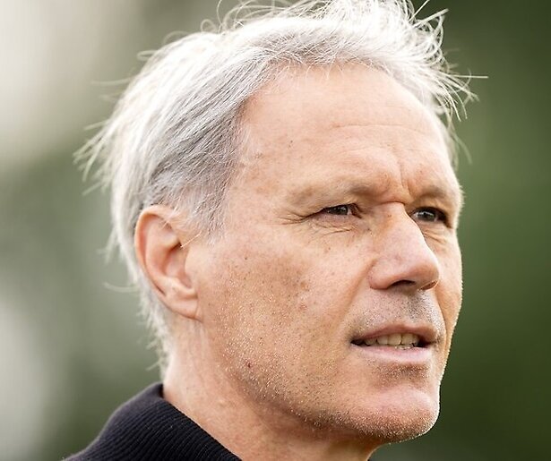 Dit is de acteur die Marco Van Basten speelt in BASTA