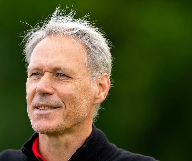 Marco van Basten komende tijd niet te zien op Ziggo Sport
