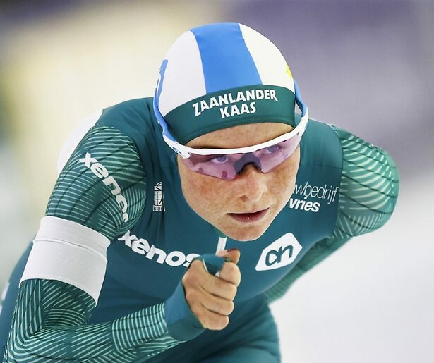 Alle ogen zijn gericht op Marijke Groenewoud tijdens de massastart in Nagano