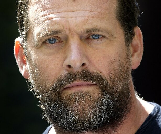 Mark Rietman te zien als Peter R. de Vries in tweede seizoen Judas