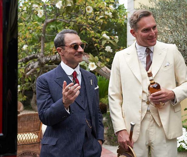 Mark Umbers en Pasquale Esposito steken de koppen bij elkaar in Hotel Portofino