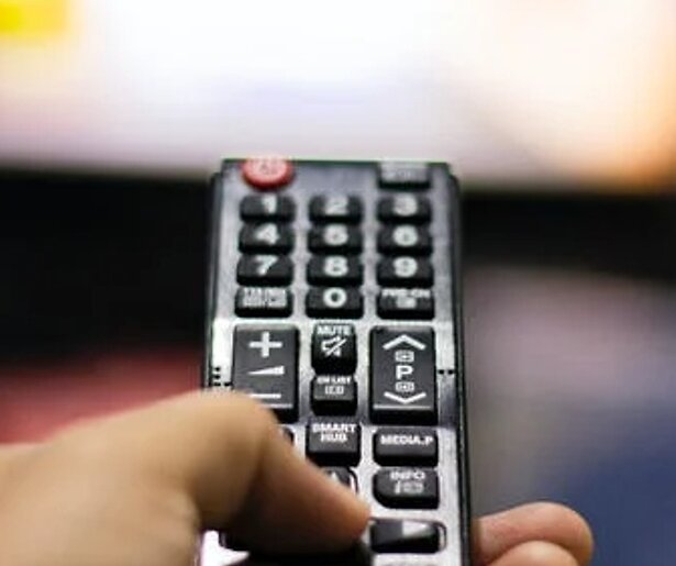 Televisieprogramma met Martien Meiland zorgt voor run op goudkleurige tassen