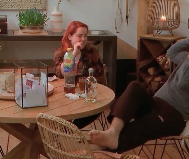 Mathilde uit realityserie Urk! doet mee aan Lang Leve de Liefde en dat wordt heel ongemakkelijk