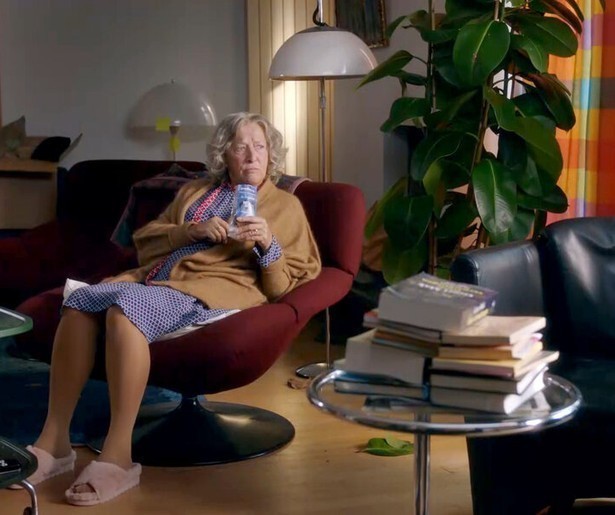 Babs moet naar een verpleeghuis in slotaflevering Maud & Babs