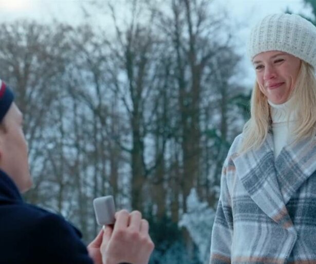 Blauwe plekken en nep ijs tijdens opnames Máxima