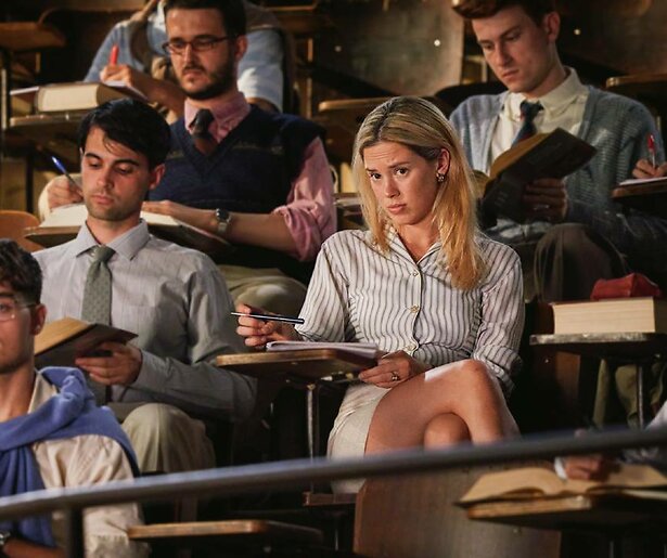 Videoland deelt nieuwe stills van dramaserie Máxima