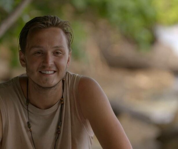 Maxim Froger wil naar huis gestemd worden in Expeditie Robinson: ‘Mis mijn moeder’