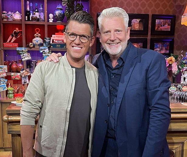 Sybrand Niessen vanaf oktober terug met een nieuw seizoen MAX PubQuiz