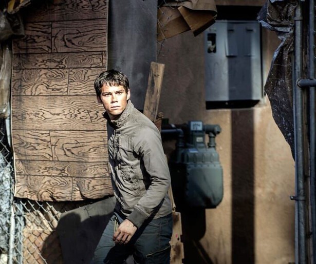 Dylan O'Brien moet zien te overleven in de Scorch in Maze Runner: The Scorch Trials