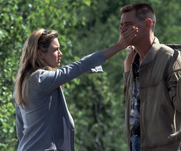 Jim Carrey richt zijn pijlen op Renée Zellweger in Me, Myself & Irene op Viaplay TV