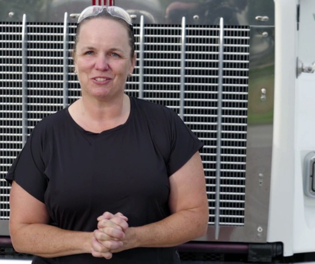 Bianca Schoenmakers reist heel wat af met haar Amerikaanse truck in Meiden die Rijden