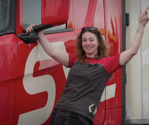 Renée Simons over de charmes van het chauffeursvak in Meiden Die Rijden