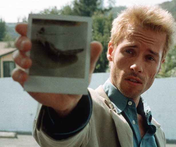 Pittige breinbreker met Guy Pearce in Memento