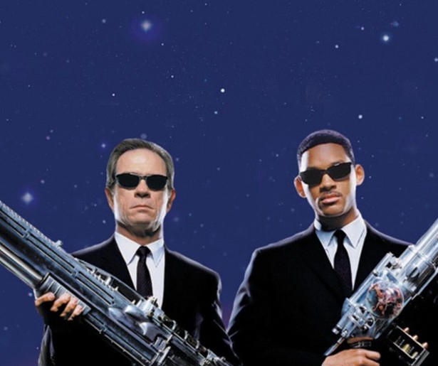 Will Smith kan de hulp van Tommy Lee Jones toch weer gebruiken in Men in Black II