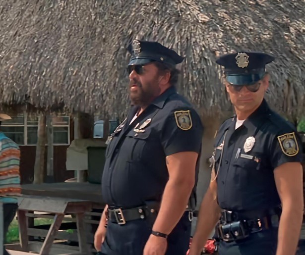 Bud Spencer en Terence Hill gaan undercover in de onderwereld van Miami in Miami Supercops