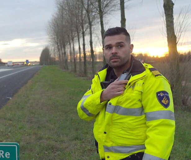 Het hectische leven van verkeersagenten, wegenwacht, pompmedewerkers in Over de A4
