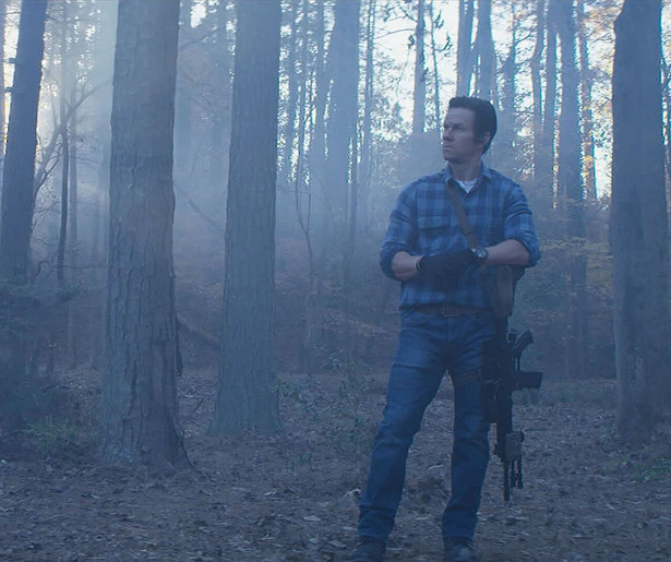 Mark Wahlberg bewaakt een waardevolle getuige in Mile 22