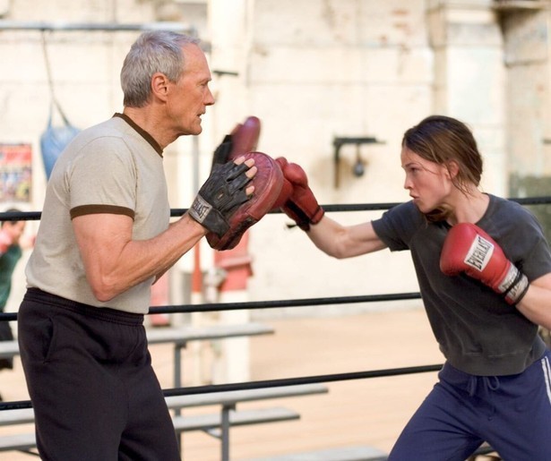 Clint Eastwood traint Hilary Swank in de met vier Oscar bekroonde film Million Dollar Baby