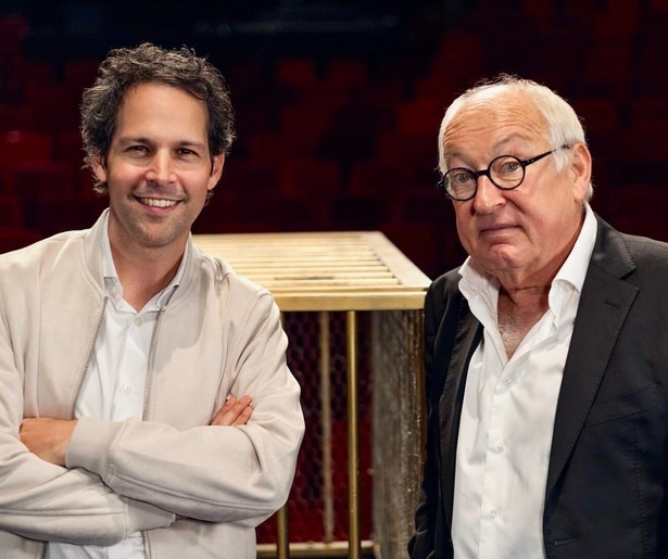 Victor Mids wekt Flappie van Youp van 't Hek weer tot leven in seizoensopener Mindf*ck