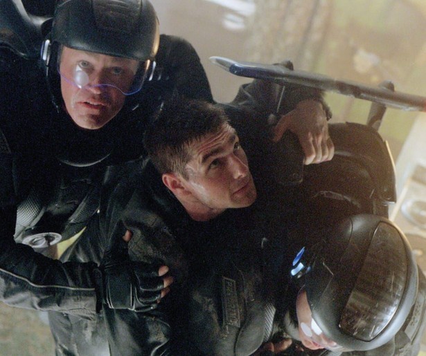 Tom Cruise heeft genoeg aan zijn hoofd in Minority Report