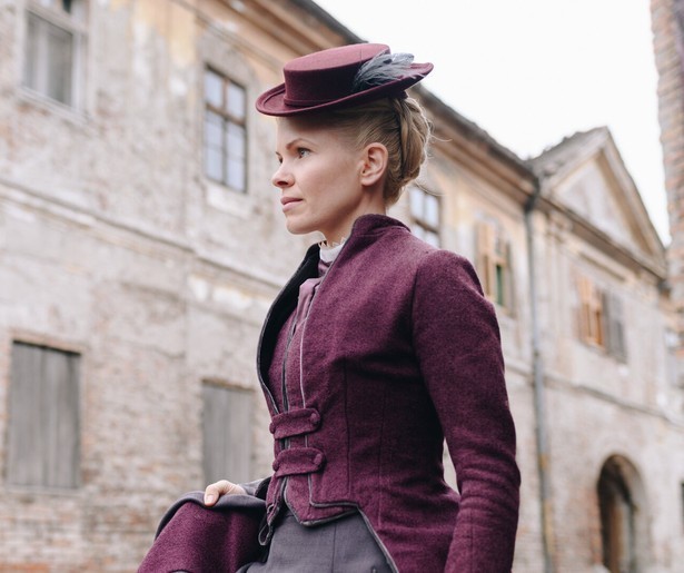 Er is een kaper op de kust in Miss Scarlet and the Duke