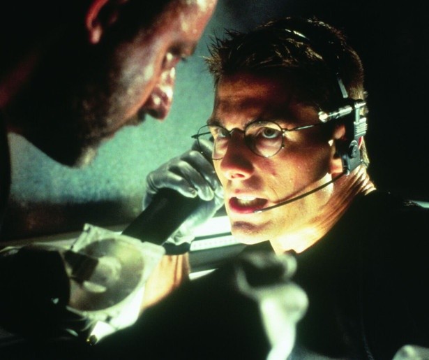 Tom Cruise verbijstert iedereen in de actieklassieker Mission: Impossible