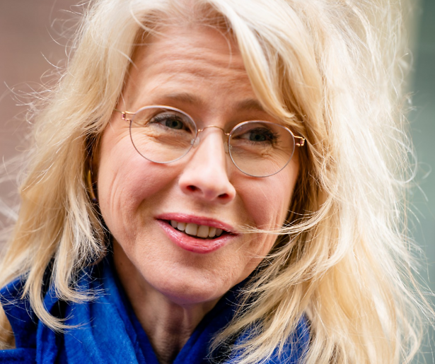 Ook Mona Keijzer in beeld als presentatrice van HLF8